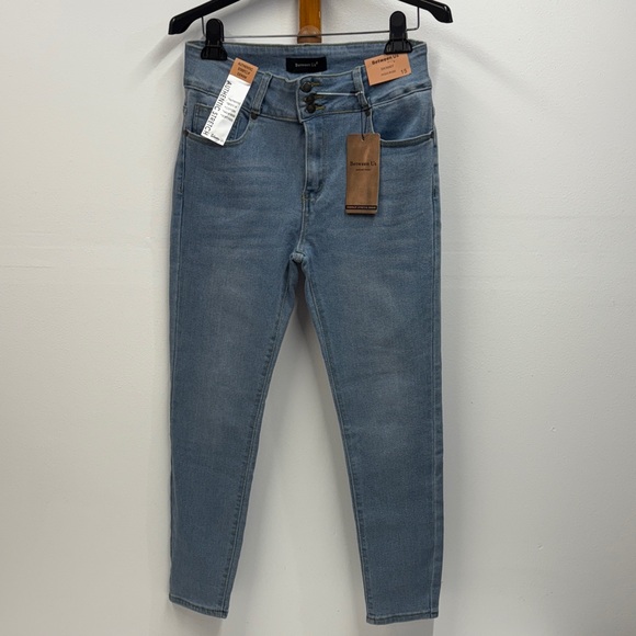 New Between Us Women's Light Blue Skinny high rise Jeans size- 15 stretch Denim - Picture 1 of 11